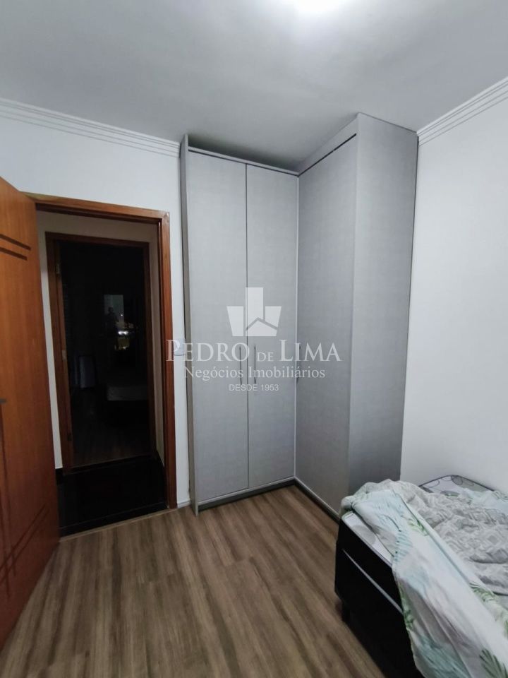 Sobrado de Condomínio com dois quartos sendo um com sacada e uma vaga de garagem na Ponte Rasa