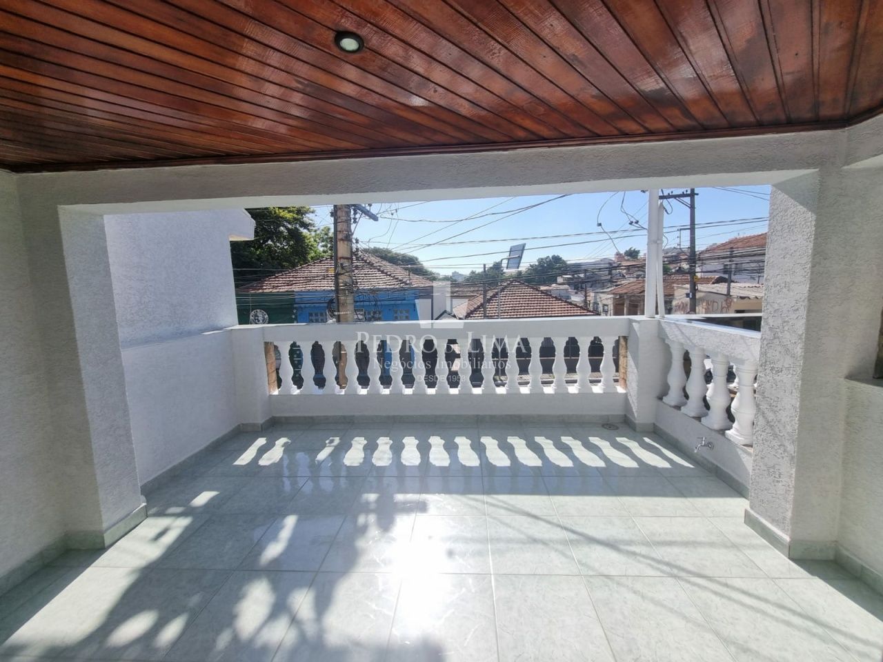 Casa Térrea com 2 dormitórios, sala, cozinha, banheiro, área de serviço, 1 vaga - Região Penha
