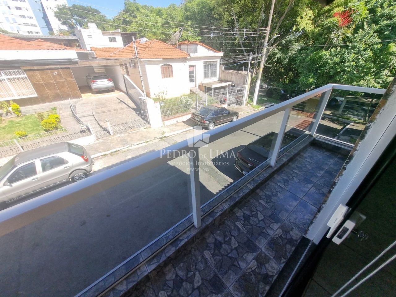 Casa Térrea com 2 dormitórios, sala, cozinha, banheiro, área de serviço, 1 vaga - Região Penha