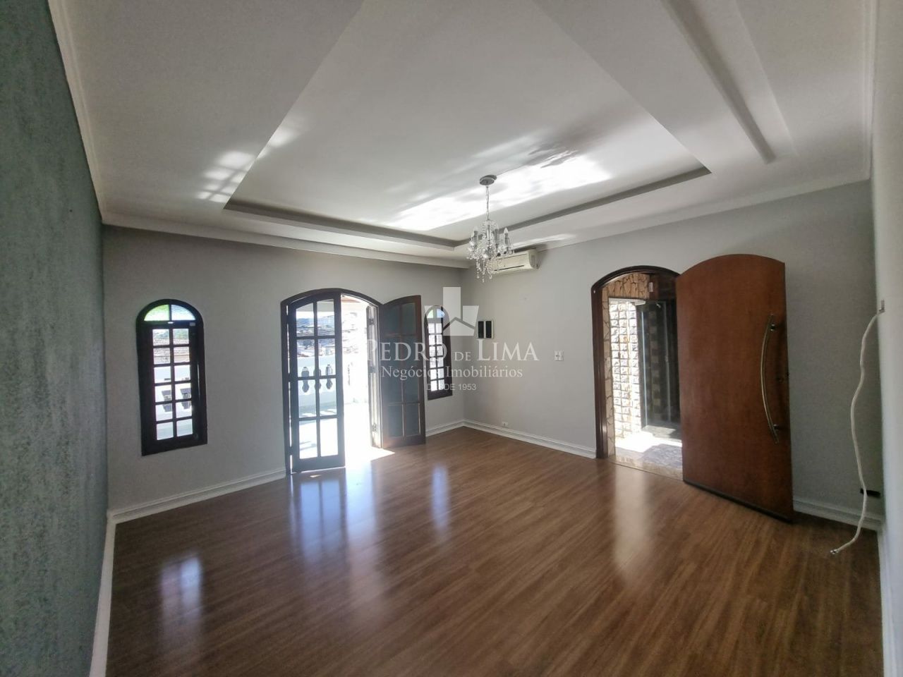 imagem do imovel Casa Térrea com 2 dormitórios, sala, cozinha, banheiro, área de serviço, 1 vaga - Região Penha ref: PE42544