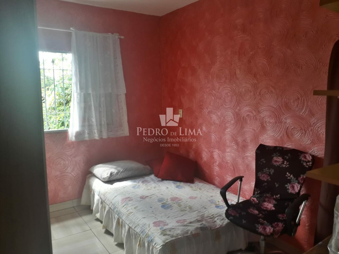 Casa  terrea  com  corredor lateral e quintal na Vila Curuça