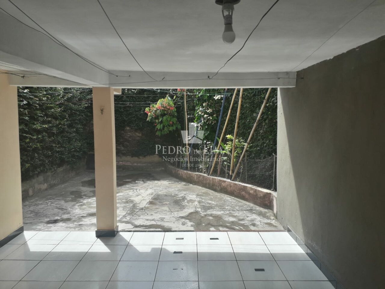Casa  terrea  com  corredor lateral e quintal na Vila Curuça