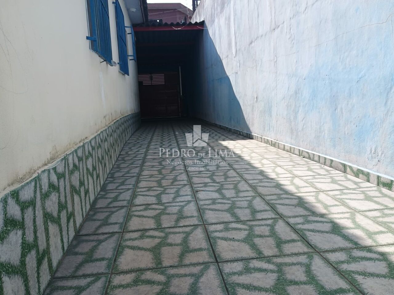 Casa terrea com 3 dormitorios, sendo 1 suite e 3 vagas de garagem no Jardim Camargo Novo 