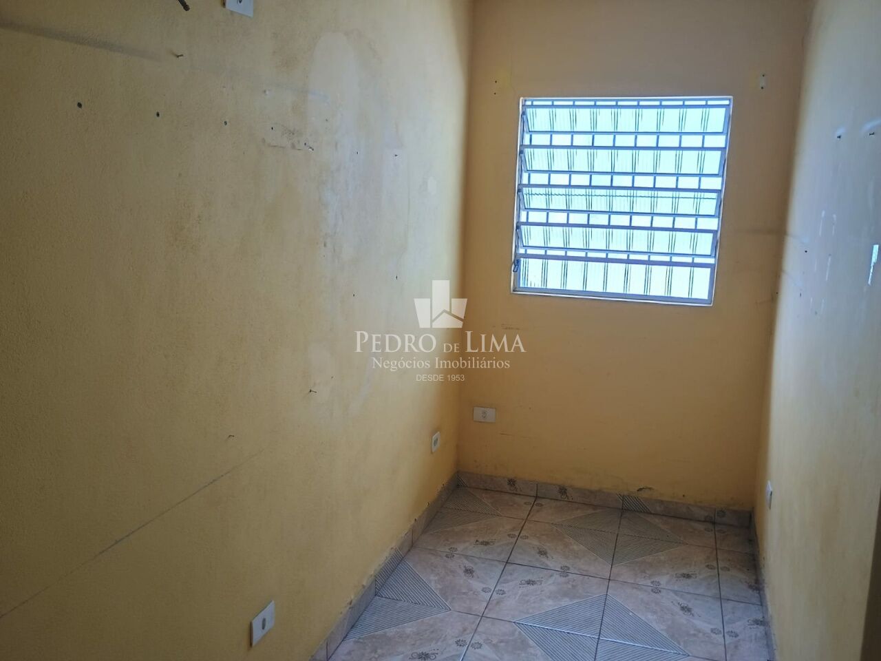Casa terrea com 3 dormitorios, sendo 1 suite e 3 vagas de garagem no Jardim Camargo Novo 