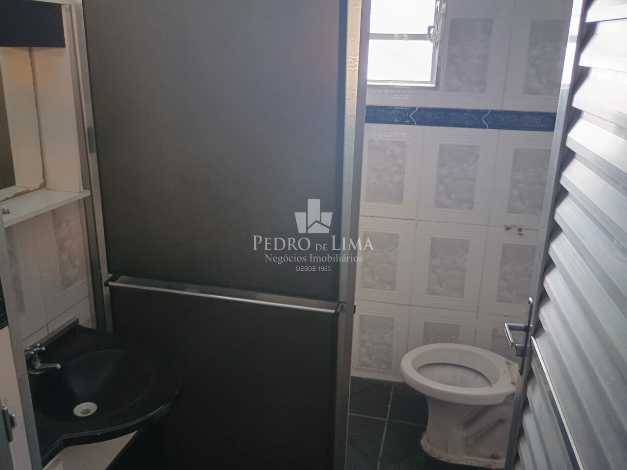 Casa terrea com 3 dormitorios, sendo 1 suite e 3 vagas de garagem no Jardim Camargo Novo 