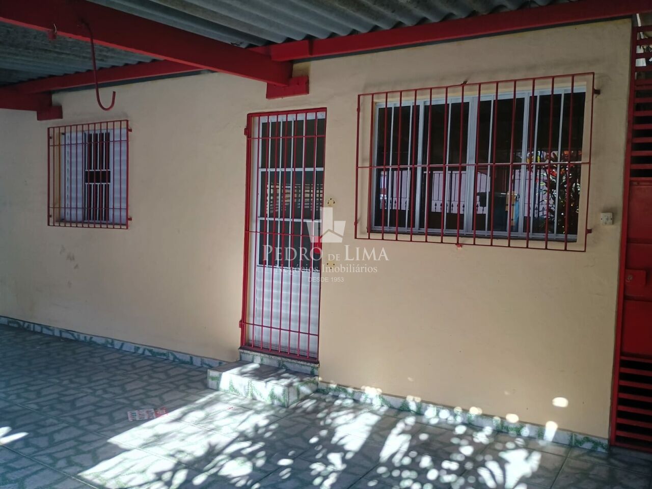 Casa terrea com 3 dormitorios, sendo 1 suite e 3 vagas de garagem no Jardim Camargo Novo 