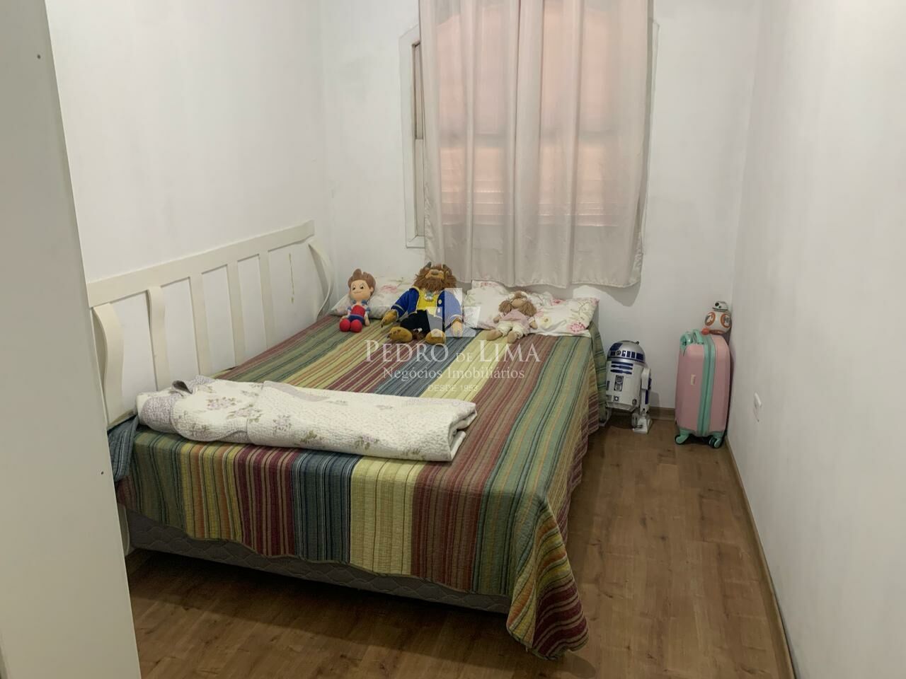 Sobrado frontal á venda na Vila Pierina/Cangaiba conta com 3 quartos sendo 1 suíte, 3 vagas