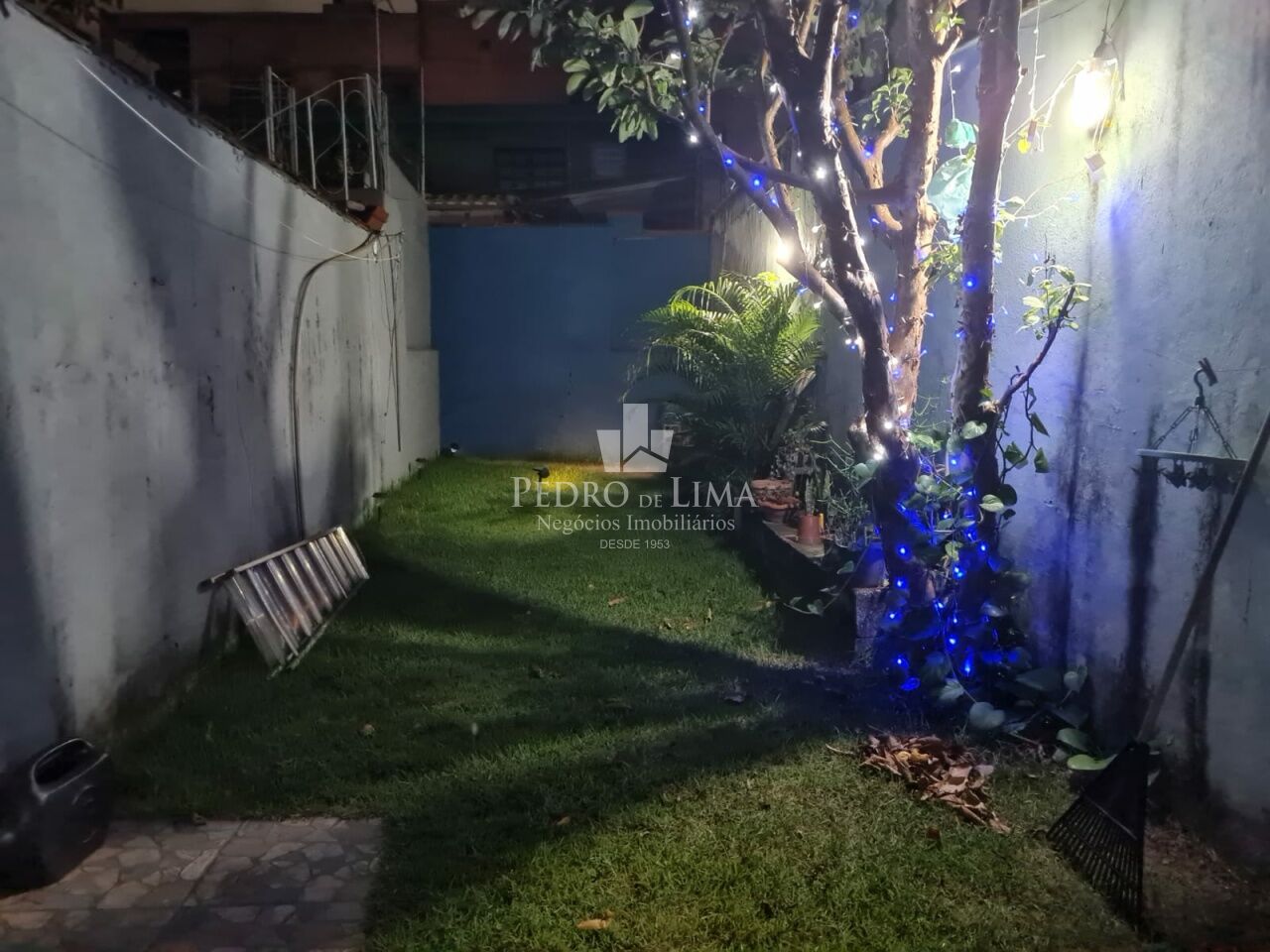 Sobrado Frontal no Cangaíba com 2 dormitorios e 2 vagas