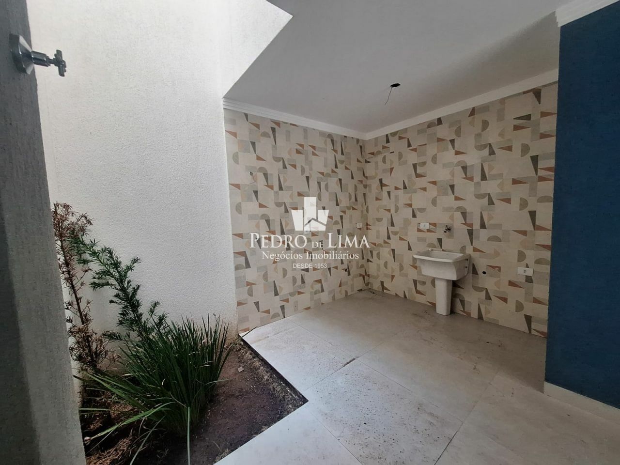 Sobrado novo em condominio na Vila Ré