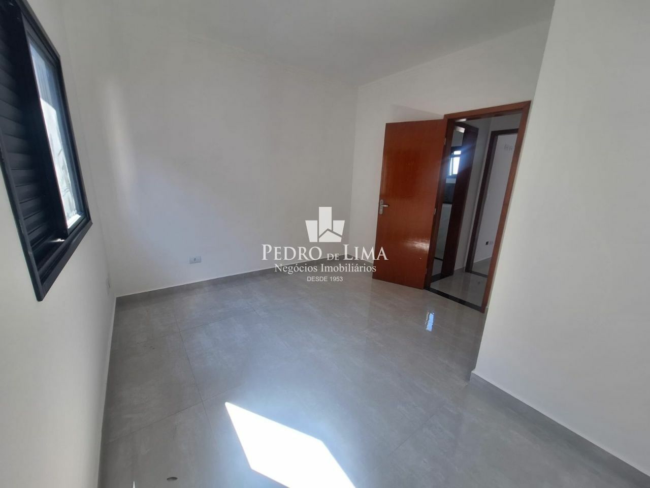 Sobrado novo em condominio na Vila Ré