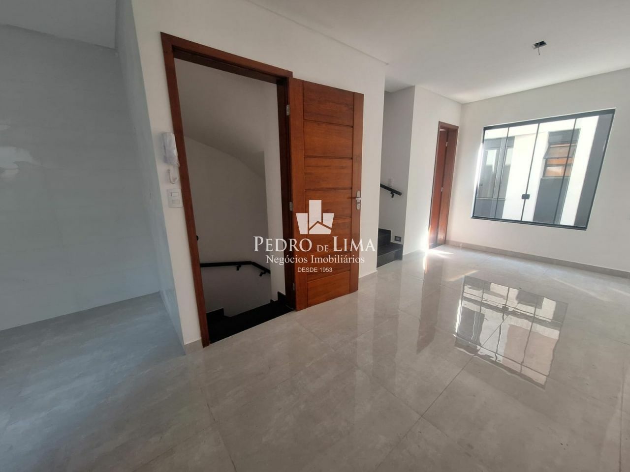 Sobrado novo em condominio na Vila Ré