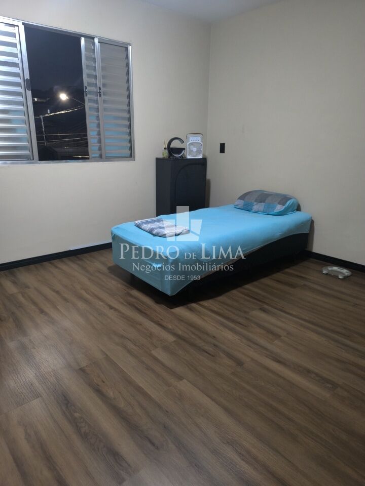 Sobrado Frontal á venda conta com 3 quartos sendo 1 suite na Vila Mesquita