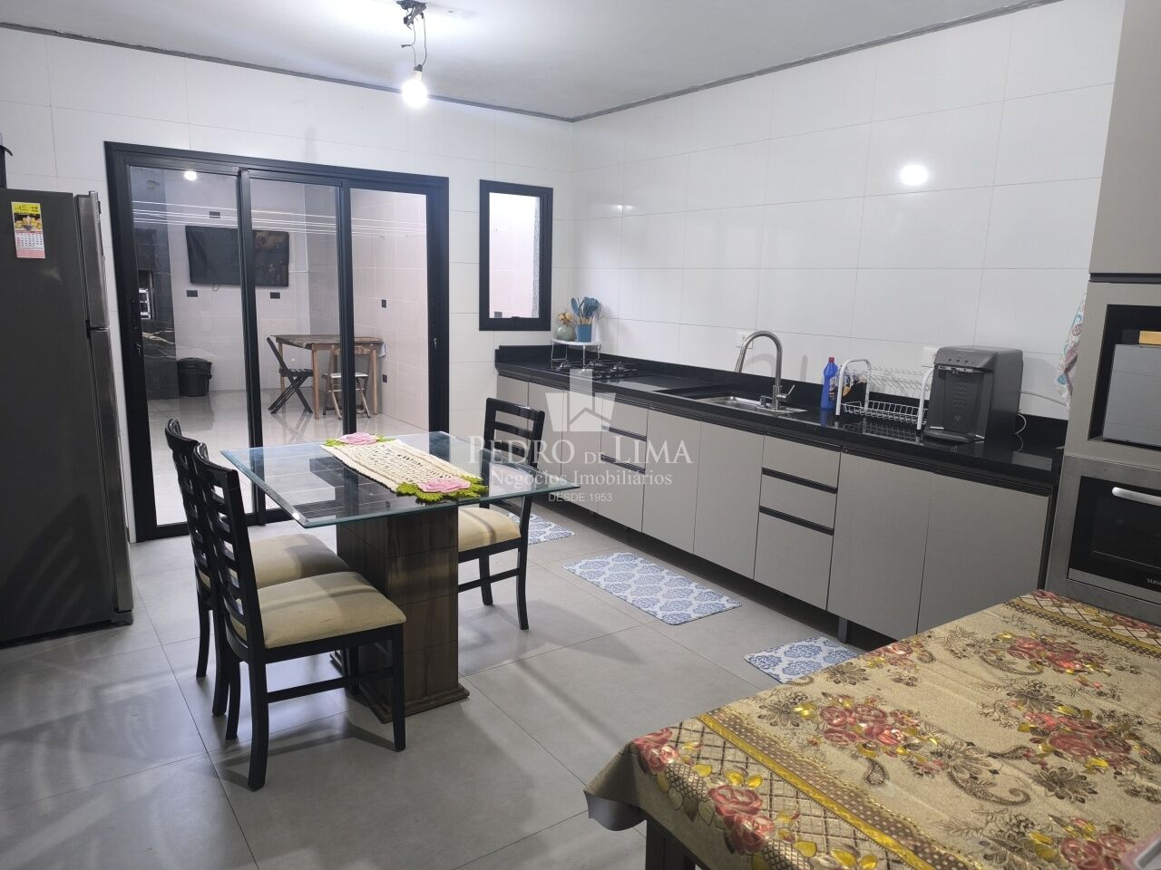 imagem do imovel Sobrado Frontal á venda conta com 3 quartos sendo 1 suite na Vila Mesquita ref: PE42644