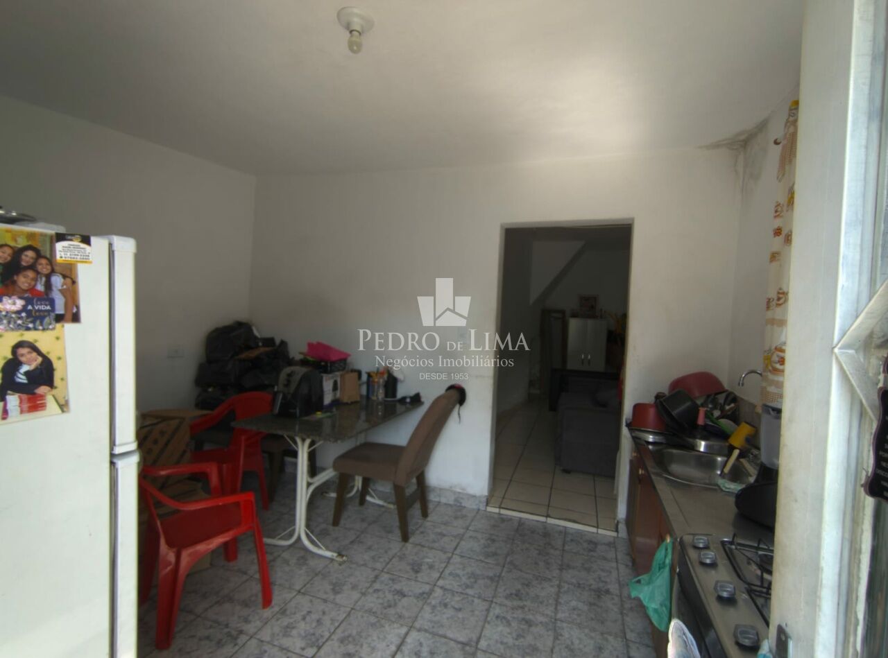 Casa terrea  na frente  e um sobrado nos fundos   na região  do, jd. Brasilia - Cidade Lider 