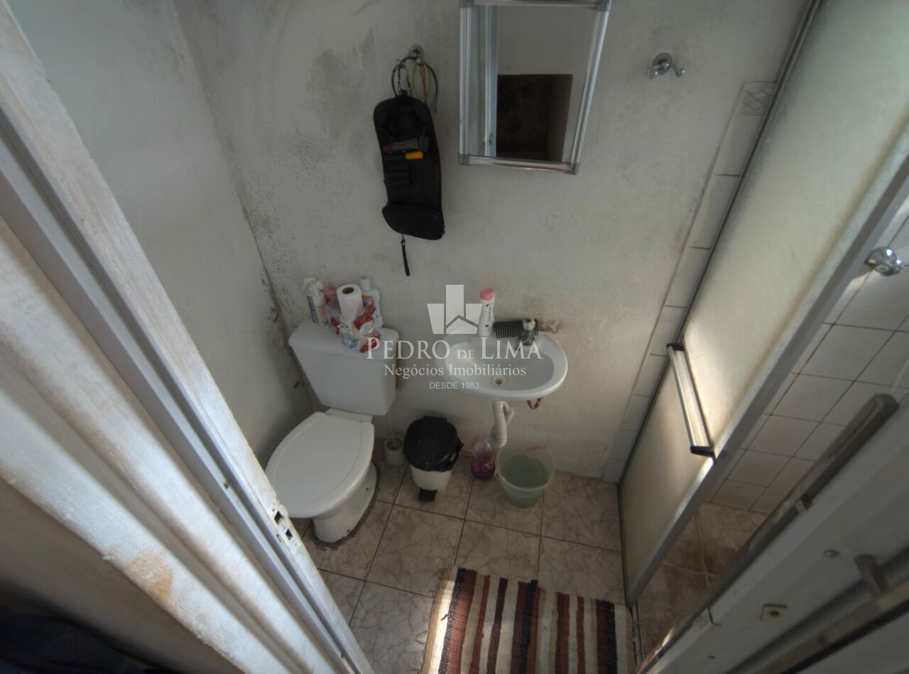 Casa terrea  na frente  e um sobrado nos fundos   na região  do, jd. Brasilia - Cidade Lider 