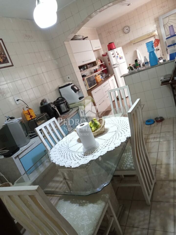 imagem do imovel Casa Terrea com 2 dormitorios, 2 vagas e Edicula nos fundos na Vila Jacui ref: PE42656
