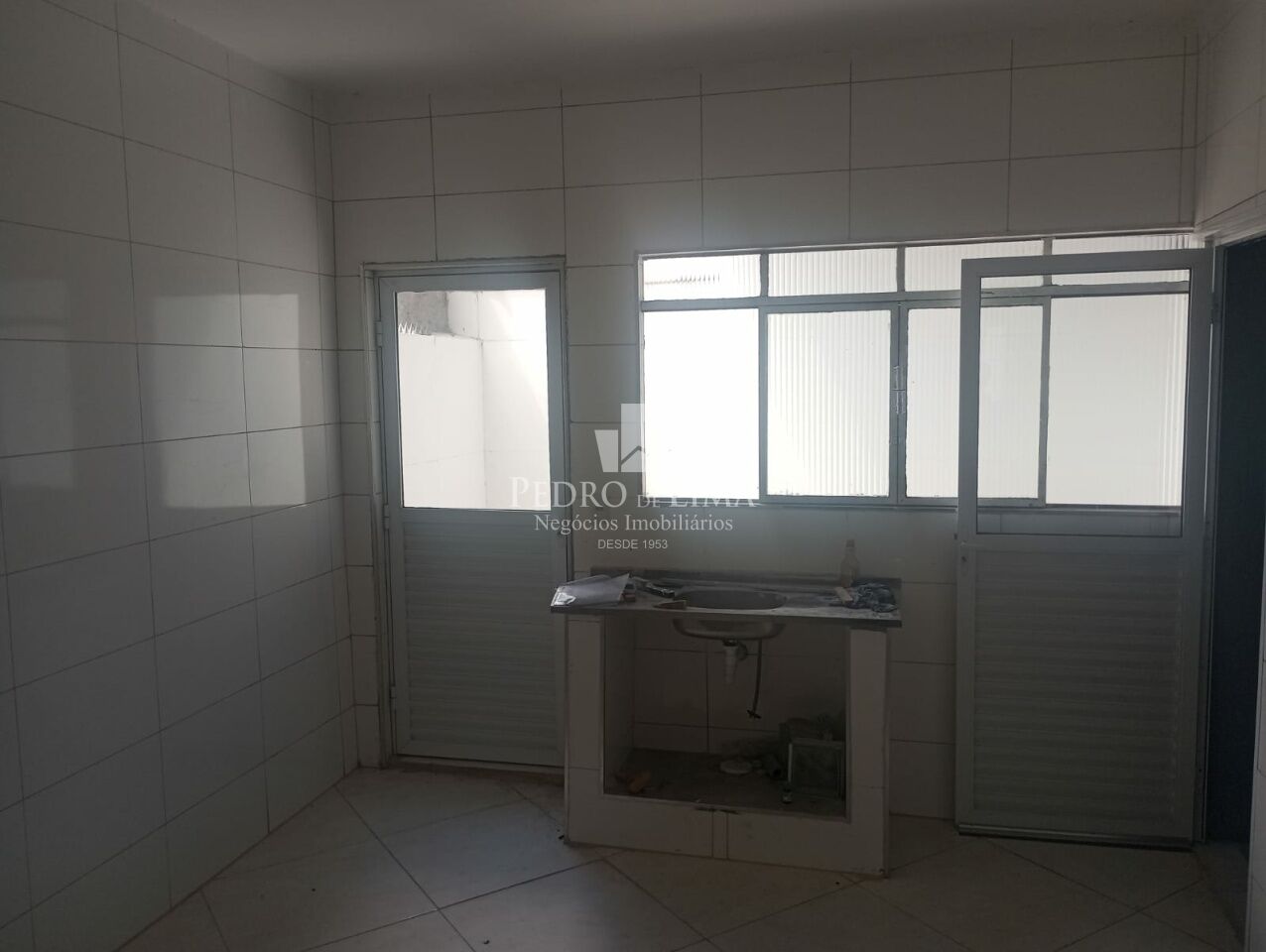 imagem do imovel Casa assobradada 2 dormitórios sem vaga na região Jd Lapena  ref: PE42671