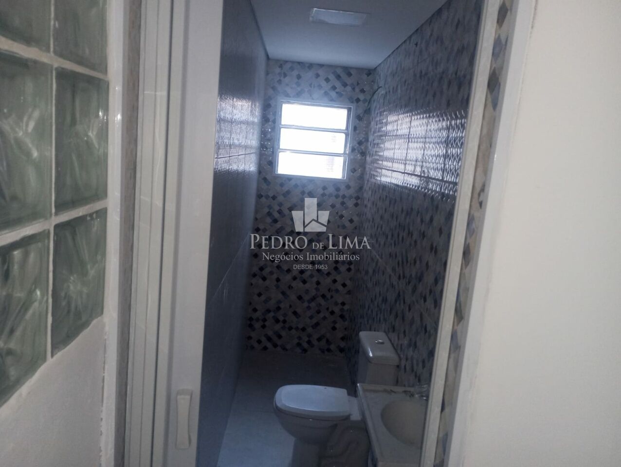 Casa assobradada 2 dormitórios sem vaga na região Jd Lapena