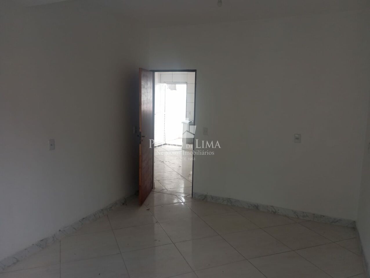 Casa assobradada 2 dormitórios sem vaga na região Jd Lapena