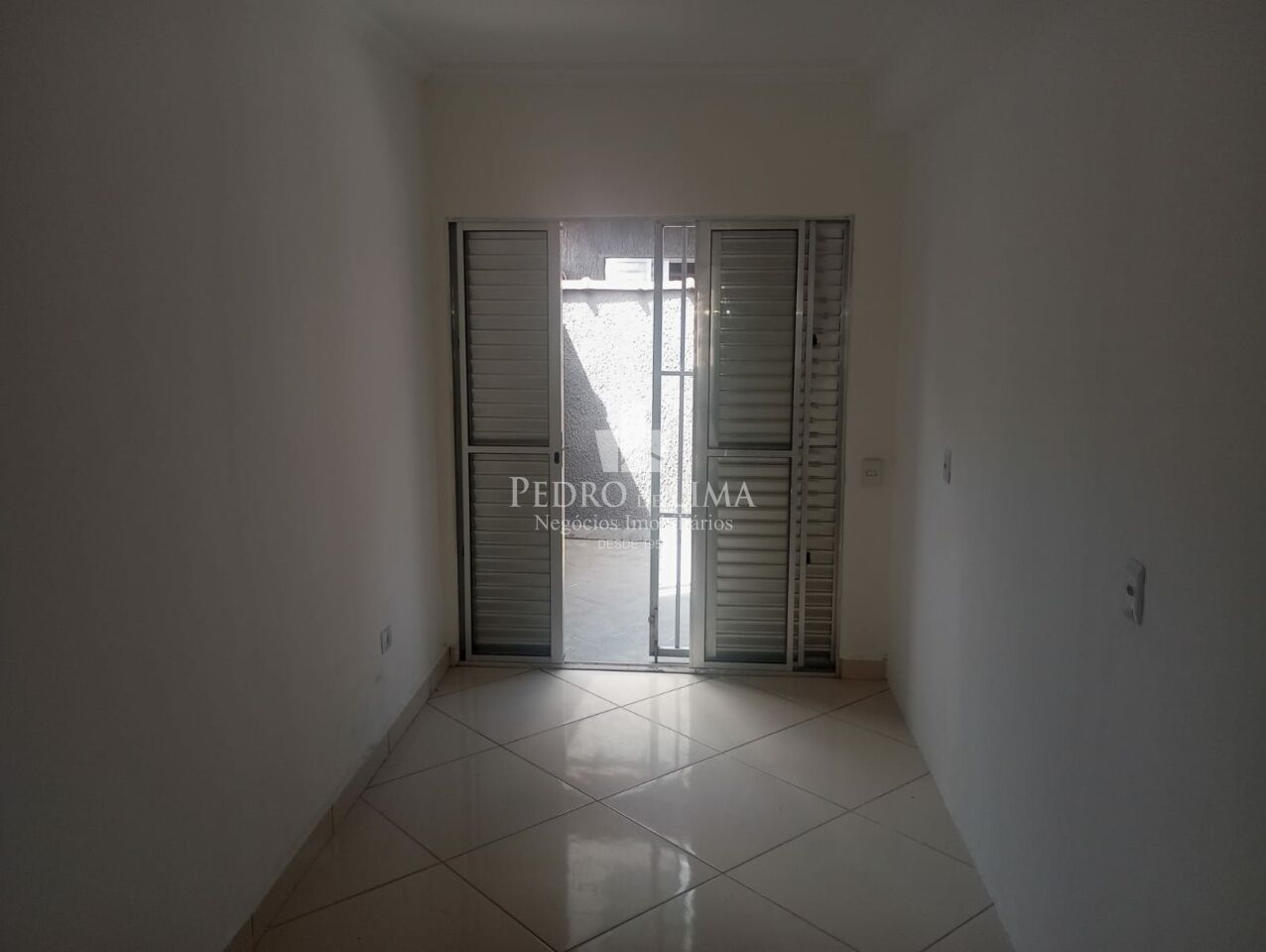 imagem do imovel Casa assobradada 1 dormitório sem vaga na região Jd Lapena  ref: PE42673