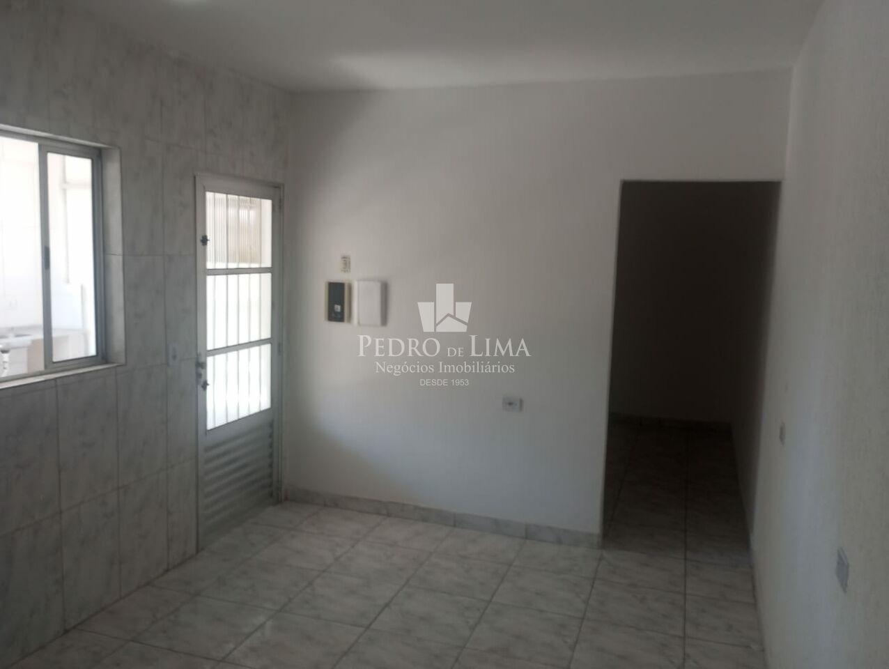 imagem do imovel Ótima Casa Térrea com ! dormitório, sem vaga de garagem na Vila Nair próximo a Av Assis Ribeiro ref: PE42680
