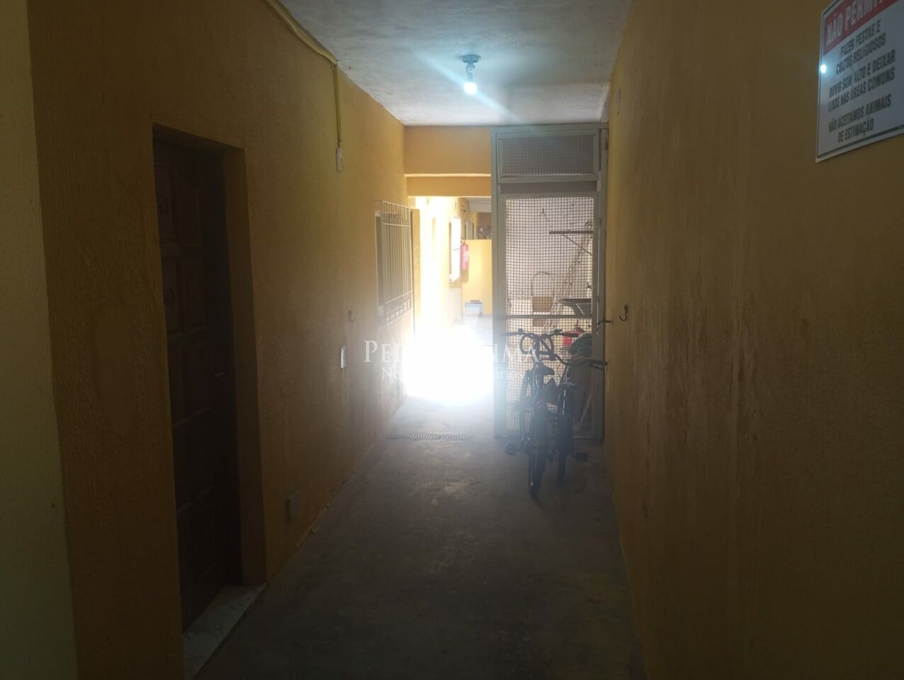 Ótima Casa Térrea com ! dormitório, sem vaga de garagem na Vila Nair próximo a Av Assis Ribeiro
