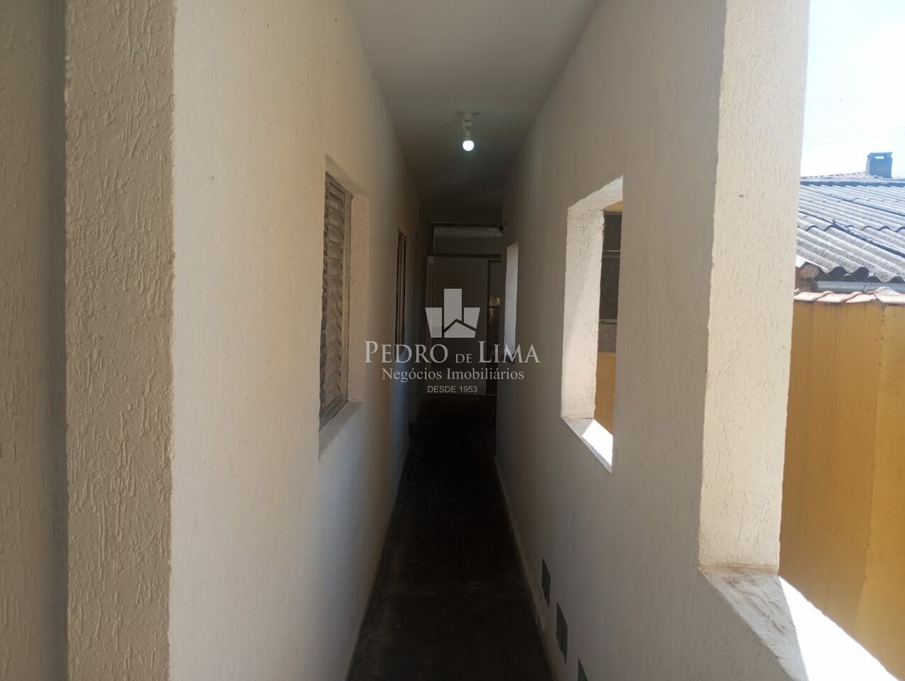 Ótima Casa Térrea com ! dormitório, sem vaga de garagem na Vila Nair próximo a Av Assis Ribeiro