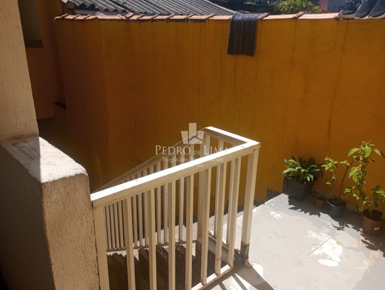Ótima Casa Térrea com ! dormitório, sem vaga de garagem na Vila Nair próximo a Av Assis Ribeiro