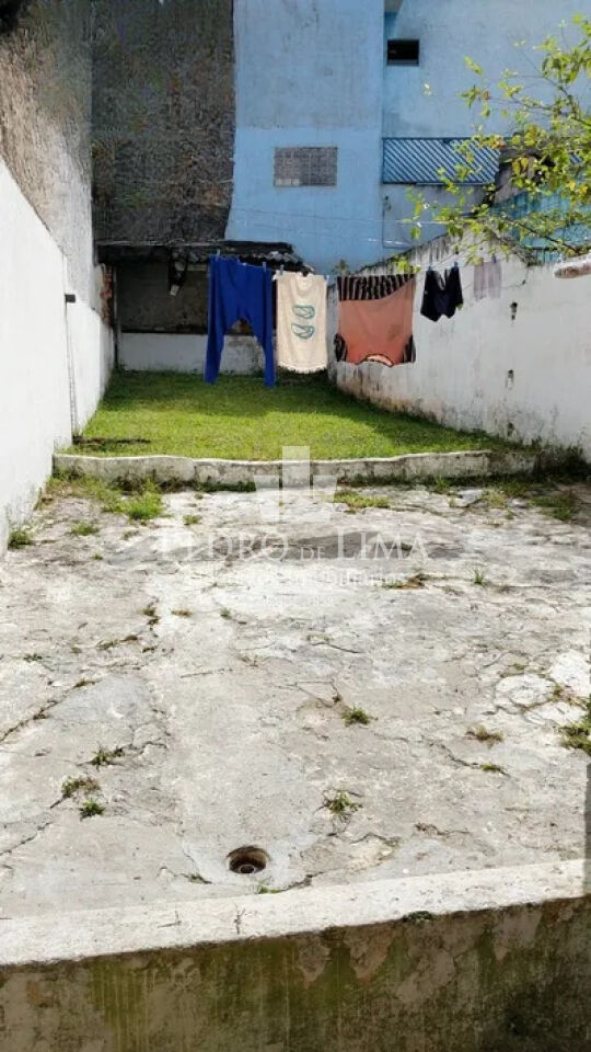 Casa Assobradada com corredor lateral e quintal no Ermelino Matarazzo