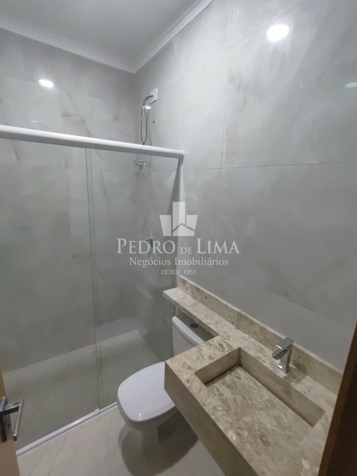 Sobrado frontal com 3 quartos e 1 suíte com 2 vagas na Penha