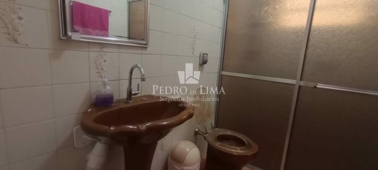 Sobrado Frontal dois Dormitórios com Edícula na Ponte Rasa