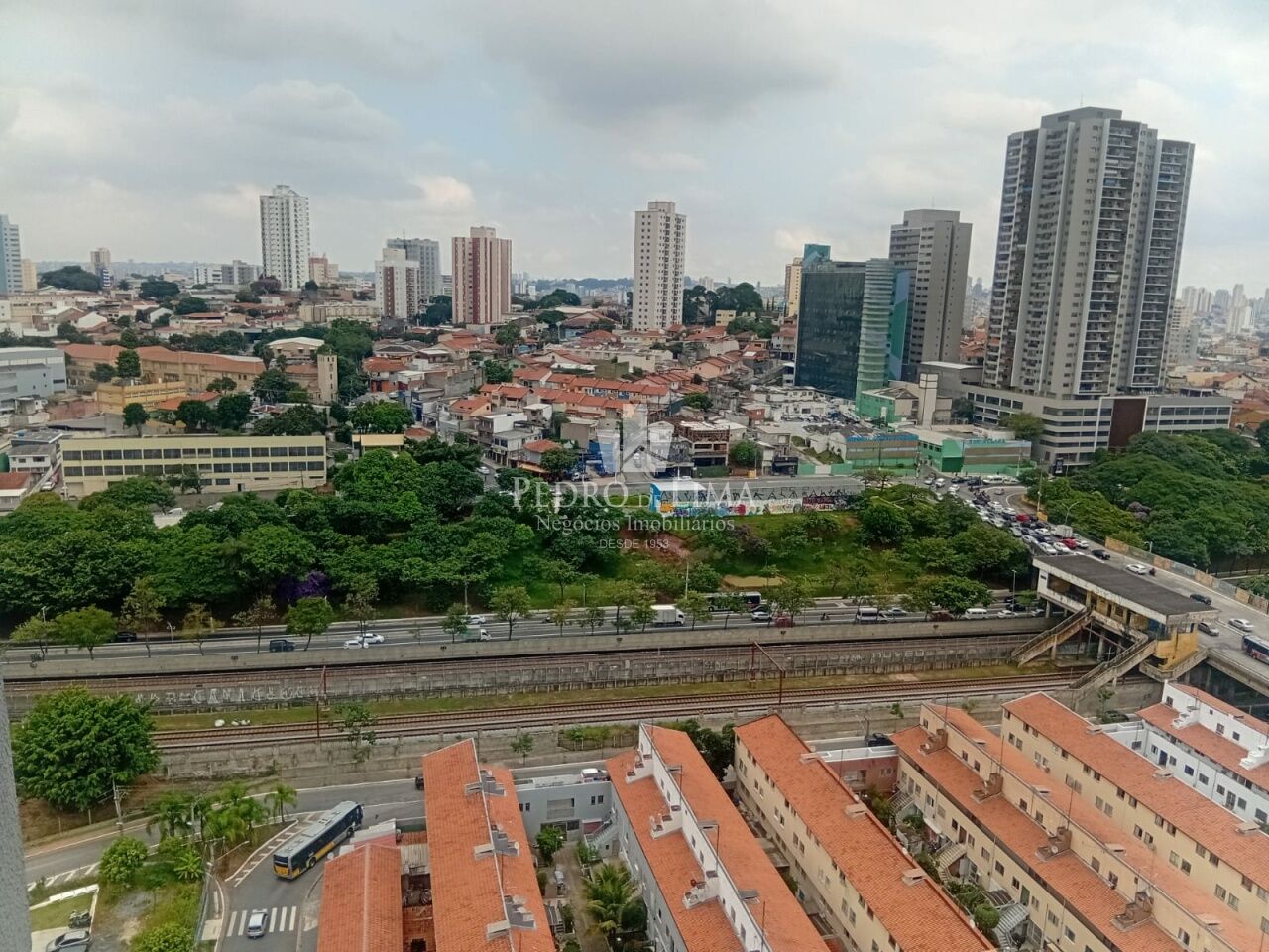 Apartamento com 3 dormitorios sendo uma suite 2 vagas de garagem na Penha
