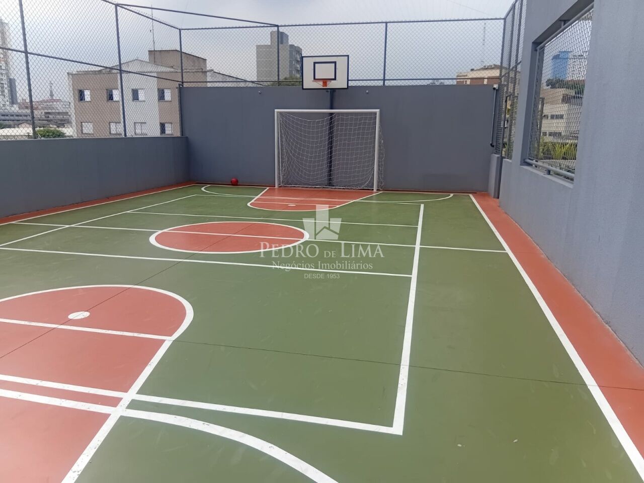 Apartamento com 3 dormitorios sendo uma suite 2 vagas de garagem na Penha