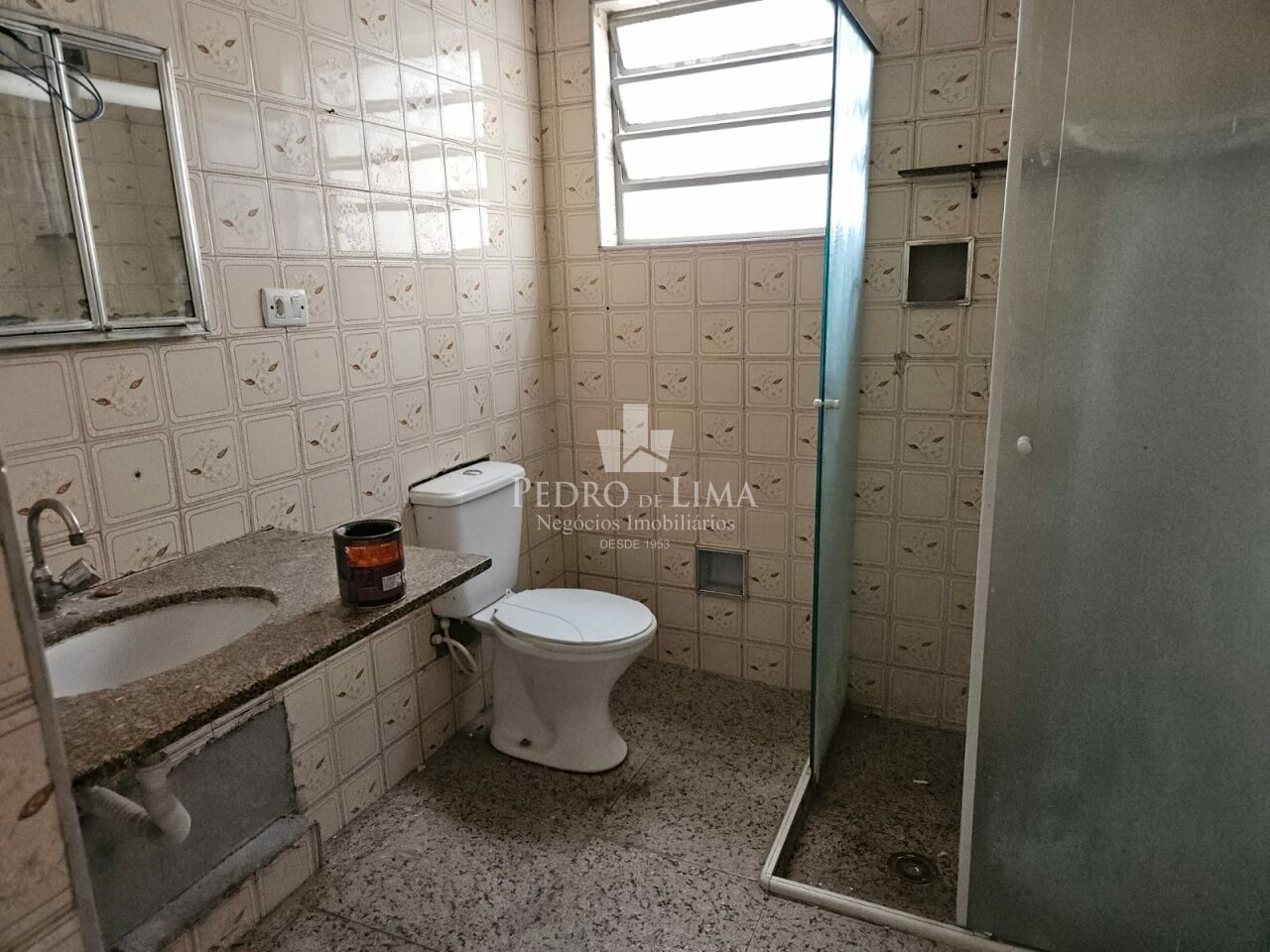 Casa térrea, mais sobrado no mesmo terrenos, 4 dormitórios, 2 vagas, na Penha.