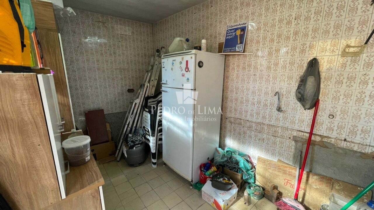 Casa térrea 2 quartos, sendo 1 suíte, 3 vagas, na Penha.