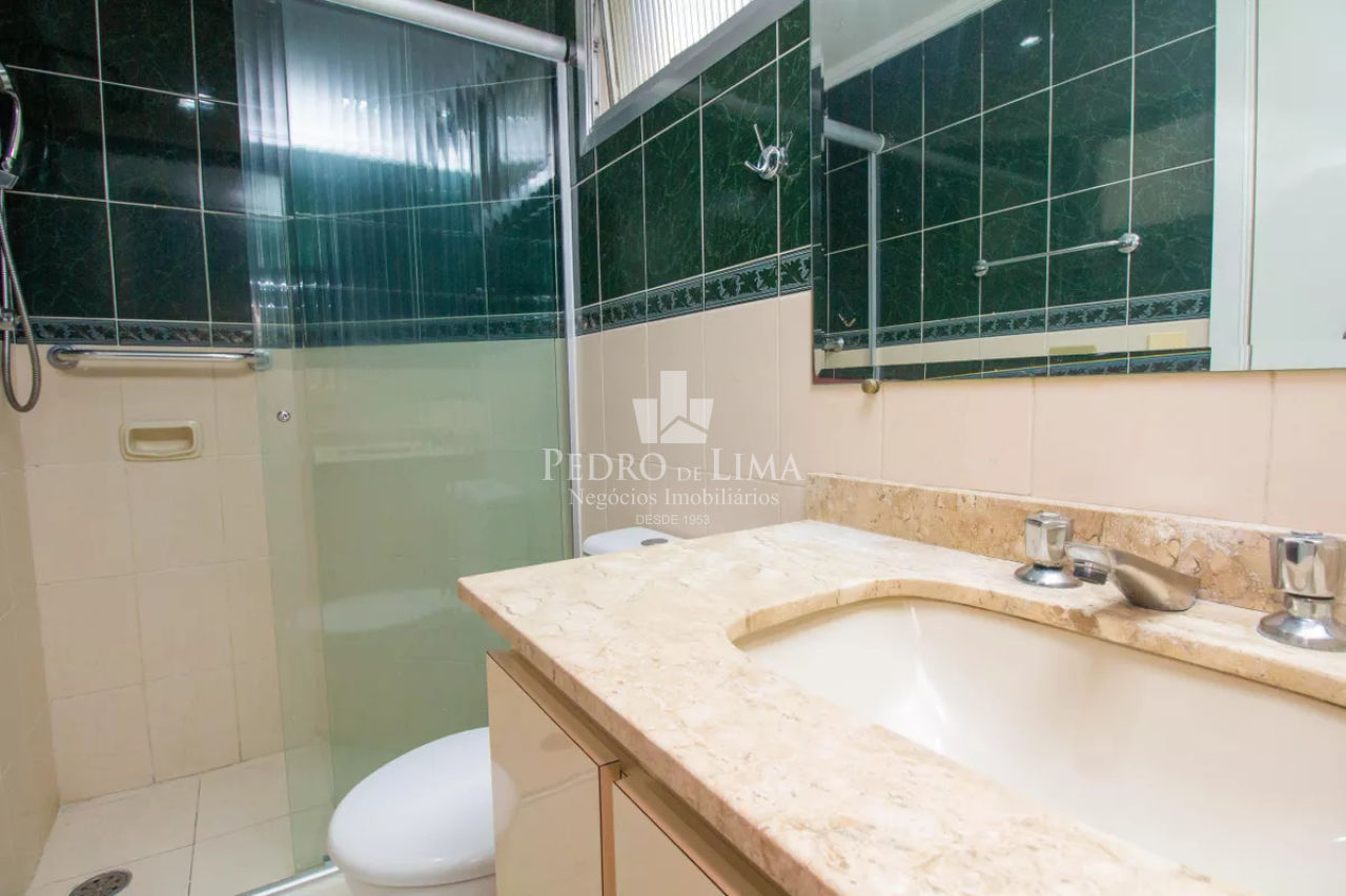 Apartamento semi mobiliado com 3 quartos sendo um deles suíte no Tatuapé