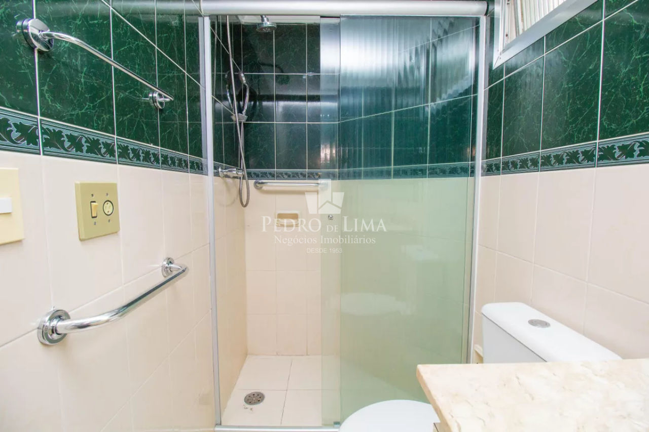 Apartamento semi mobiliado com 3 quartos sendo um deles suíte no Tatuapé