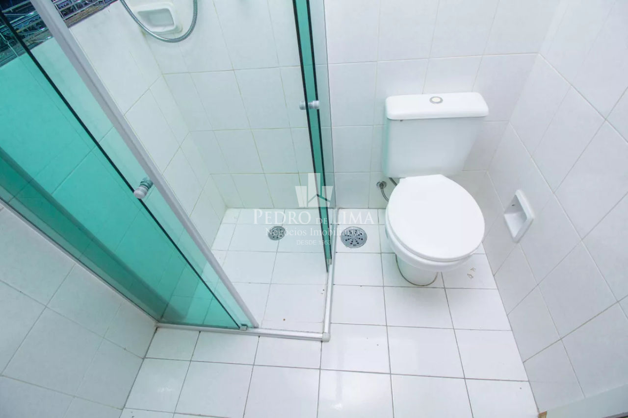 Apartamento semi mobiliado com 3 quartos sendo um deles suíte no Tatuapé