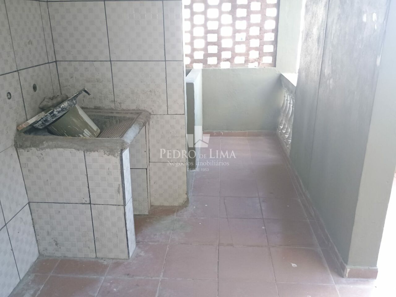 Sobrado com 2 quartos sendo 1 suite e 2 vagas no Cangaíba