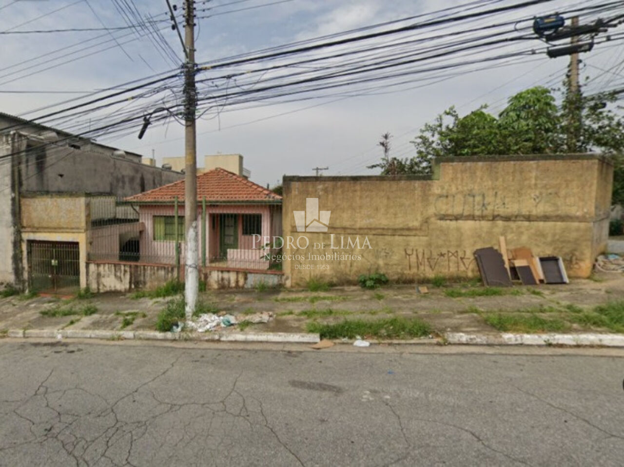 imagem do imovel Terreno de esquina com 436 m² na Cidade A.E.Carvalho ref: PE42926