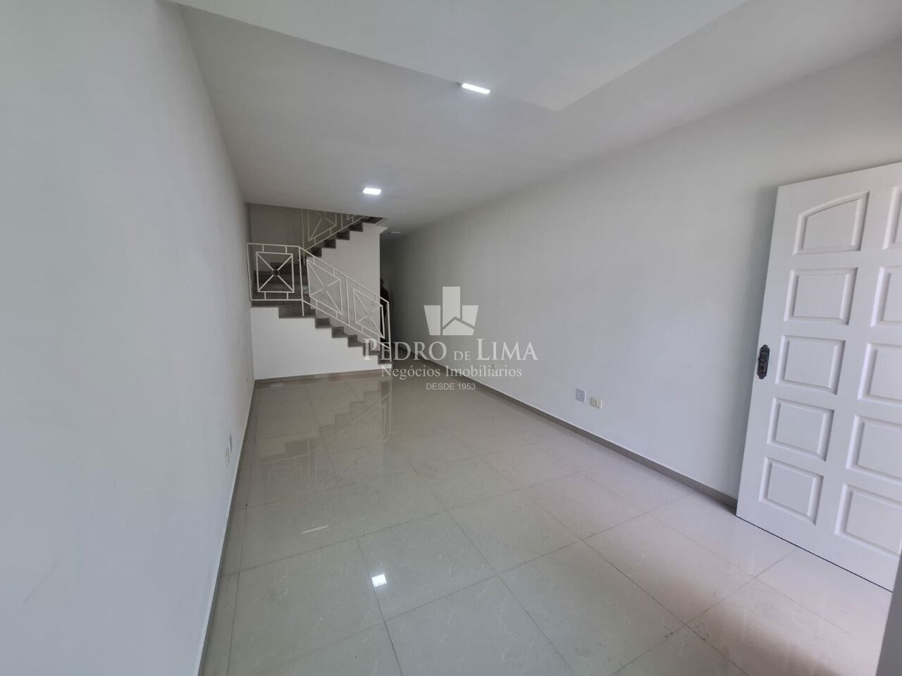 imagem do imovel Sobrado no Patriarca com 3 suítes e 6 vagas na Vila Matilde ref: PE42957