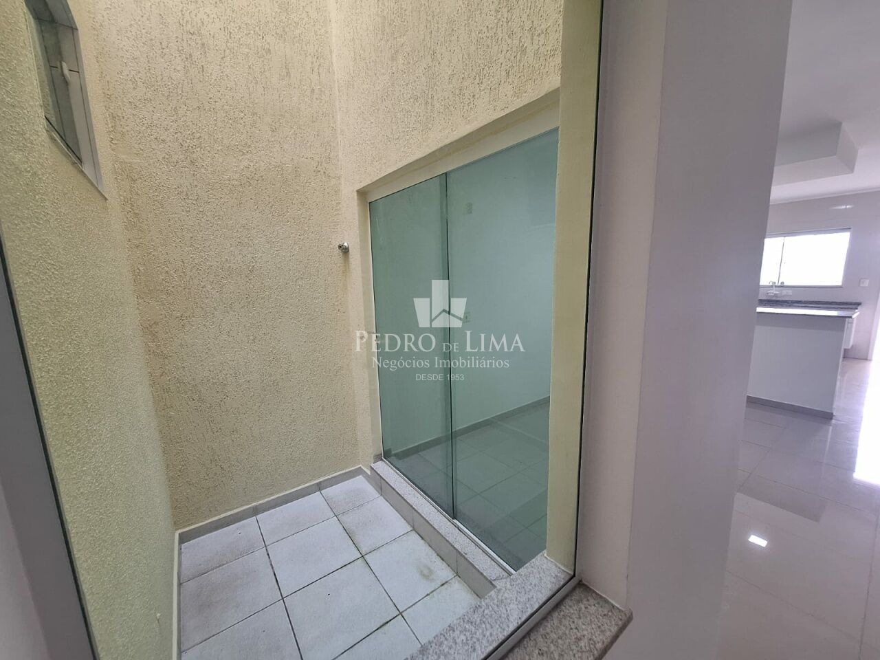 Sobrado no Patriarca com 3 suítes e 6 vagas na Vila Matilde