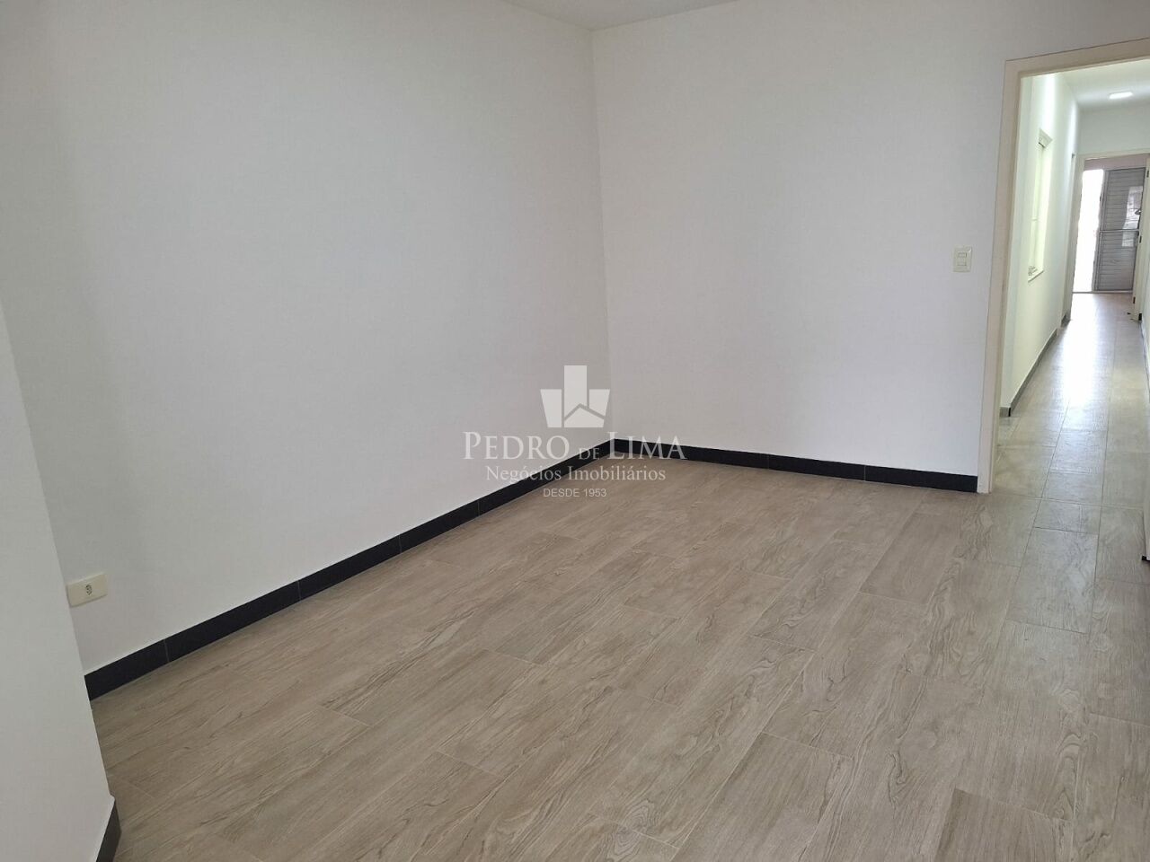 Sobrado no Patriarca com 3 suítes e 6 vagas na Vila Matilde