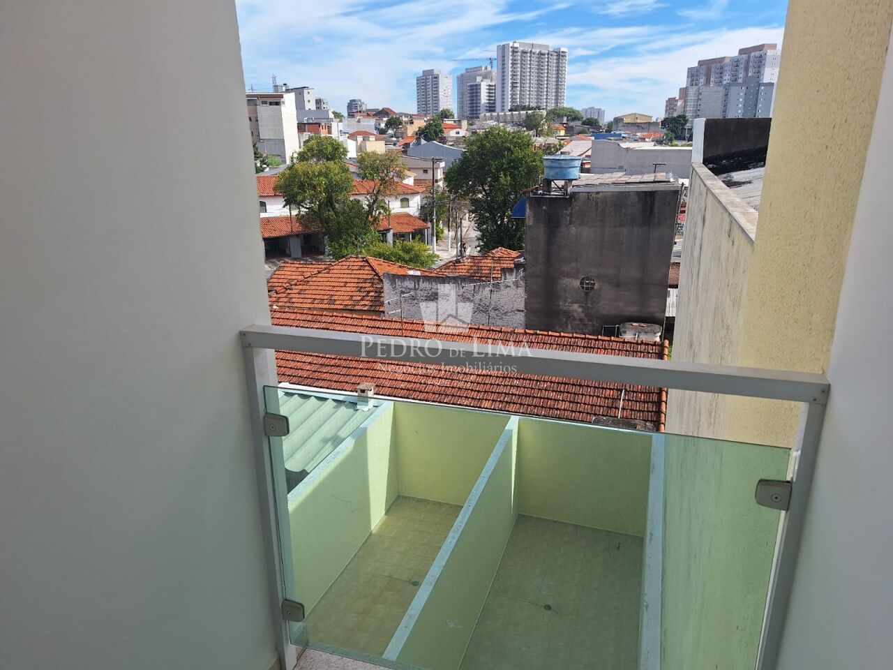 Sobrado no Patriarca com 3 suítes e 6 vagas na Vila Matilde