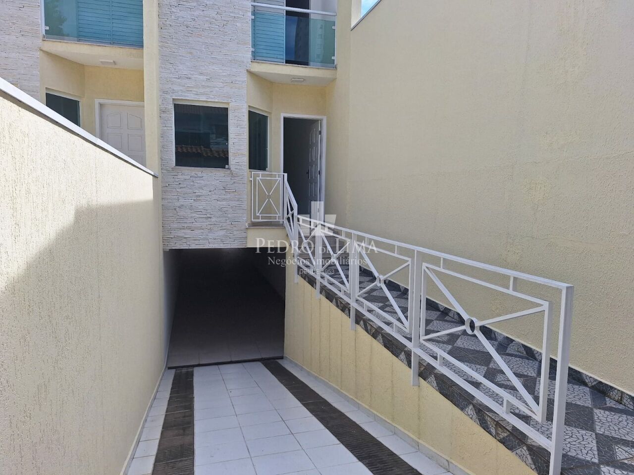 Sobrado no Patriarca com 3 suítes e 6 vagas na Vila Matilde