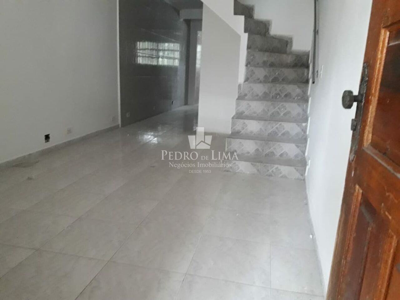 imagem do imovel Sobrado frontal de 84m², 2 quartos suítes um com varanda e 1 vaga na região de São Miguel ref: PE42966