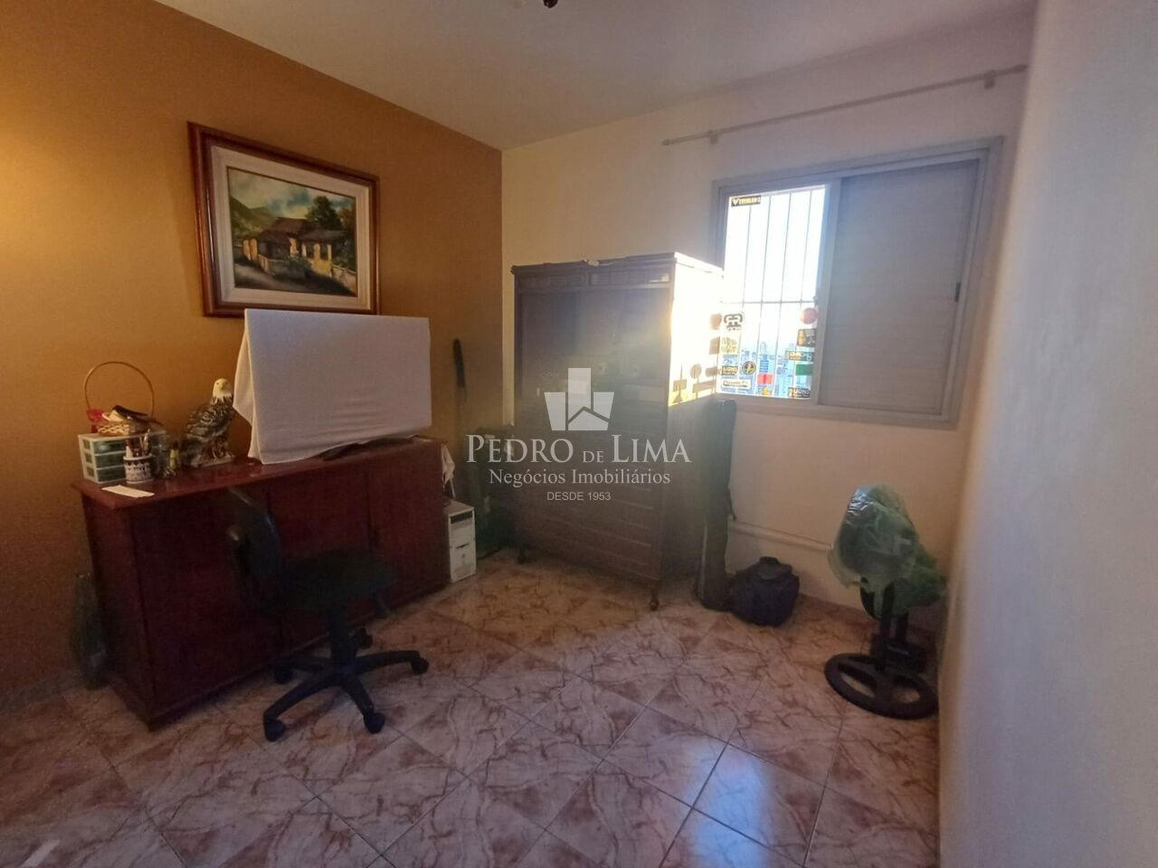 Apartamento em andar alto, com vista livre conta com 69m², 2 quartos, uma vaga de garagem na Penha