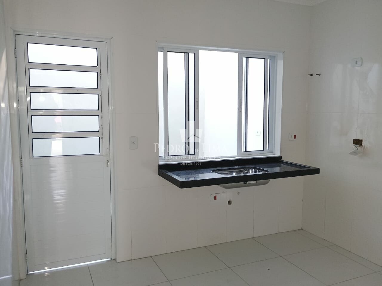 imagem do imovel Sobrado Novo de 3 quartos sendo 1 suite  à Venda 96m² | R$ 550.000 ref: PE42979