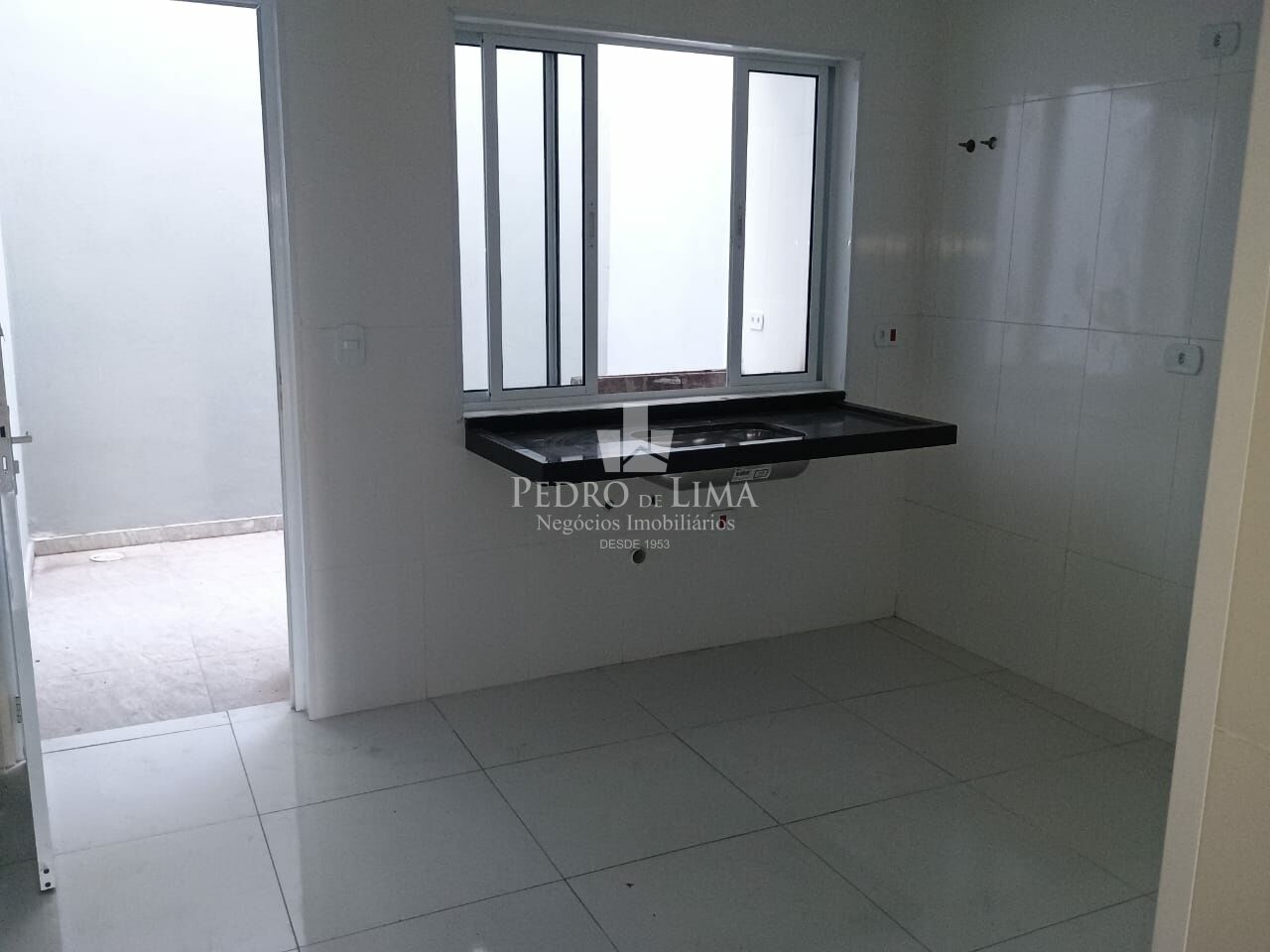 imagem do imovel Sobrado frontal com 3  quartos sendo 1 suite, 1 vaga e sacada no Arthur Alvim  ref: PE42985