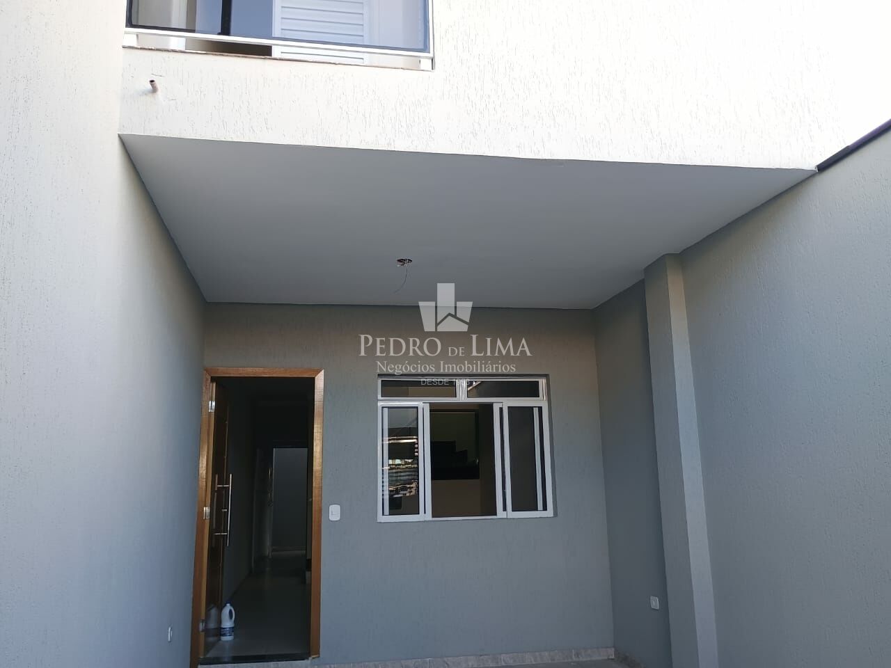 Sobrado frontal com 3 quartos sendo 1 suite, 1 vaga e sacada no Arthur Alvim